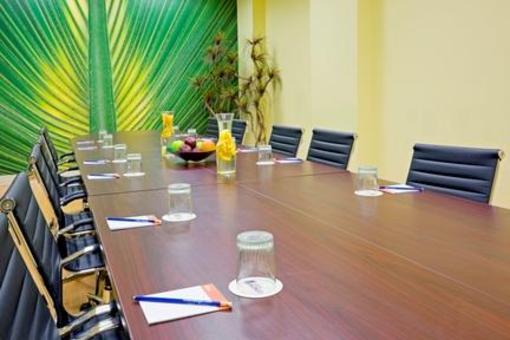 фото отеля Hotel Indigo Skyview Rahway