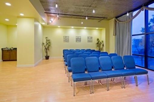 фото отеля Hotel Indigo Skyview Rahway