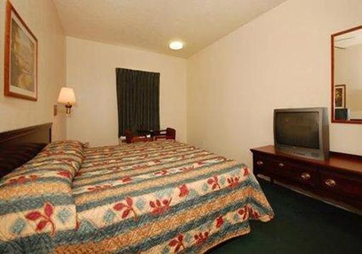 фото отеля Econo Lodge Inn & Suites Granite City