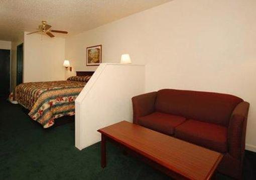 фото отеля Econo Lodge Inn & Suites Granite City