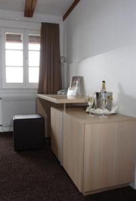 фото отеля Hotel Hofgut Hohenkarpfen Hausen ob Verena