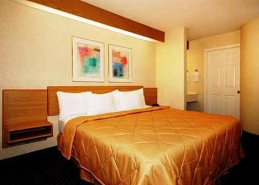 фото отеля Quality Inn Mesa Superstition Springs