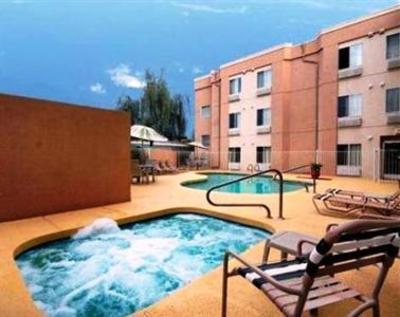 фото отеля Quality Inn Mesa Superstition Springs
