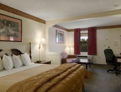 фото отеля Days Inn and Suites Huntsville (Texas)