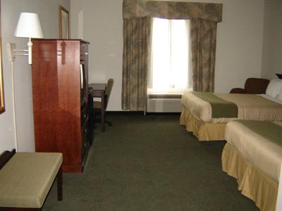 фото отеля Holiday Inn Express Lordstown Newton Falls Warren