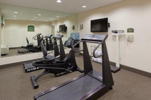 фото отеля Holiday Inn Express Lordstown Newton Falls Warren