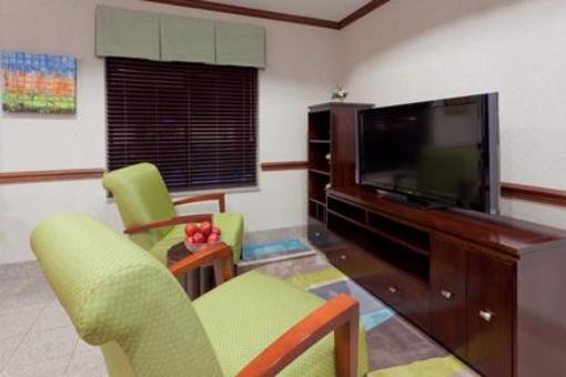 фото отеля Holiday Inn Express Lordstown Newton Falls Warren