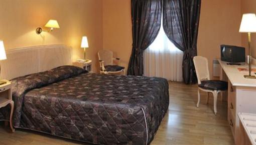 фото отеля Hostellerie De Fontanges Onet-le-Chateau