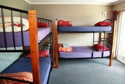 фото отеля Te Anau Lakefront Backpackers