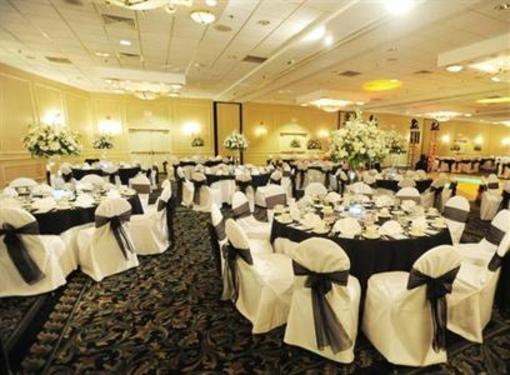 фото отеля Crowne Plaza Southbury