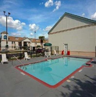 фото отеля La Quinta Inn San Antonio AlamoDome South
