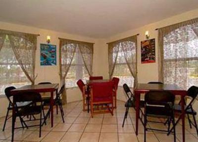фото отеля Rodeway Inn Maingate Kissimmee