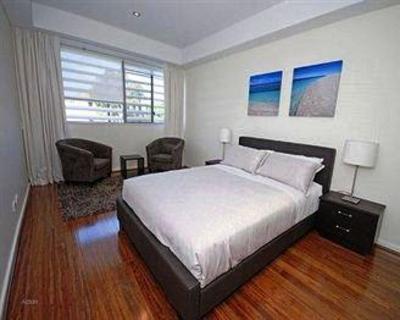 фото отеля Regal Apartments Perth