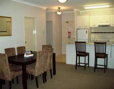фото отеля Regal Apartments Perth