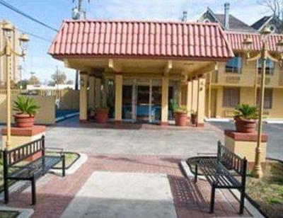 фото отеля Travelodge Hotel Alamo Riverwalk San Antonio