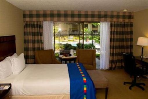 фото отеля Park Inn by Radisson Fresno