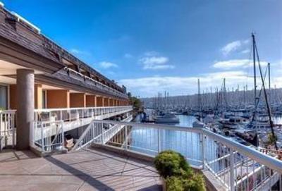 фото отеля Bay Club Hotel & Marina
