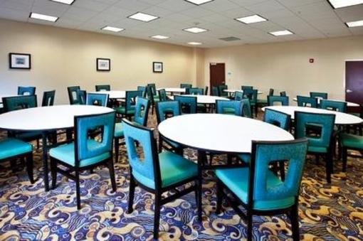 фото отеля Holiday Inn Express Hotel & Suites Orlando-Ocoee East