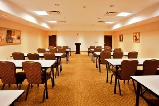 фото отеля Holiday Inn Express Hotel & Suites Orlando-Ocoee East