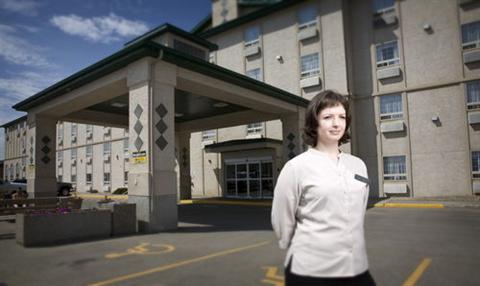 фото отеля Service Plus Inns & Suites Grande Prairie