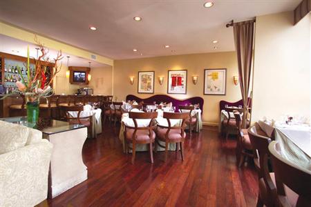 фото отеля Le Parc Suites Hotel