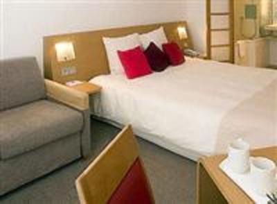 фото отеля Novotel Suresnes Longchamp