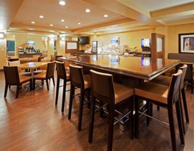 фото отеля Holiday Inn Express Hotel & Suites Belmont (California)