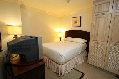 фото отеля Crown Regency Suites Mactan