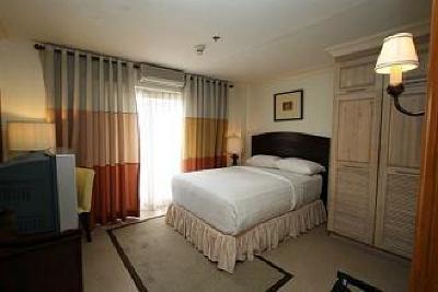 фото отеля Crown Regency Suites Mactan