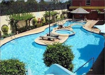 фото отеля Crown Regency Suites Mactan