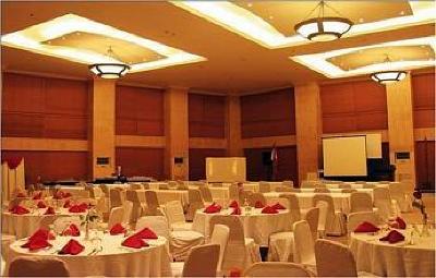 фото отеля Crown Regency Suites Mactan