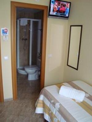 фото отеля Hostal Sant Sadurni d'Anoia