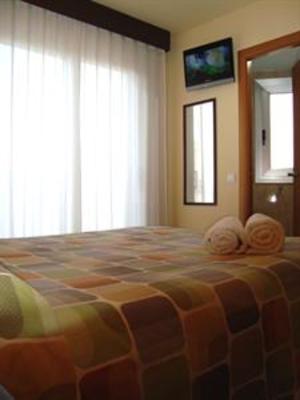 фото отеля Hostal Sant Sadurni d'Anoia
