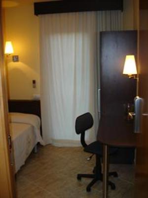 фото отеля Hostal Sant Sadurni d'Anoia