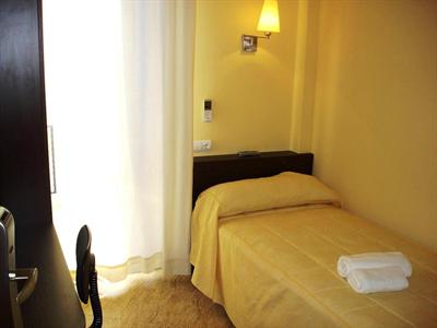 фото отеля Hostal Sant Sadurni d'Anoia