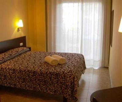 фото отеля Hostal Sant Sadurni d'Anoia