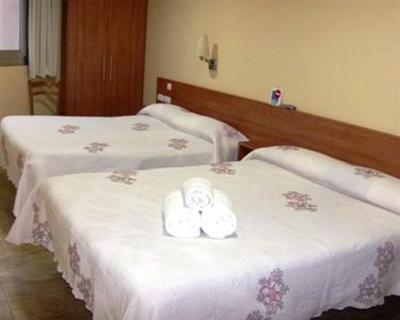 фото отеля Hostal Sant Sadurni d'Anoia