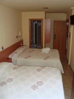 фото отеля Hostal Sant Sadurni d'Anoia