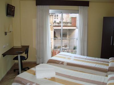 фото отеля Hostal Sant Sadurni d'Anoia