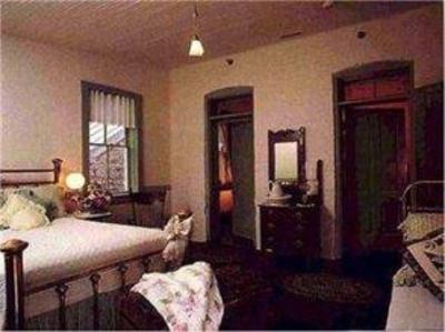 фото отеля Corner George Inn Bed & Breakfast