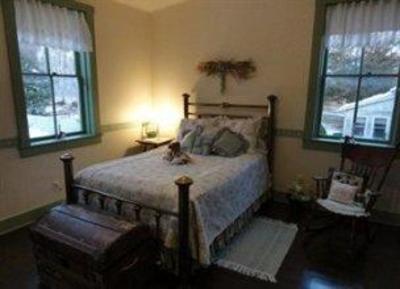 фото отеля Corner George Inn Bed & Breakfast