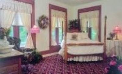 фото отеля Gamble Farm Inn & Suites