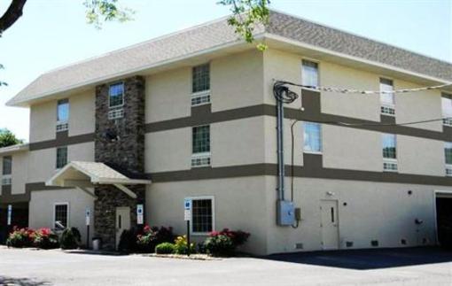 фото отеля Gamble Farm Inn & Suites
