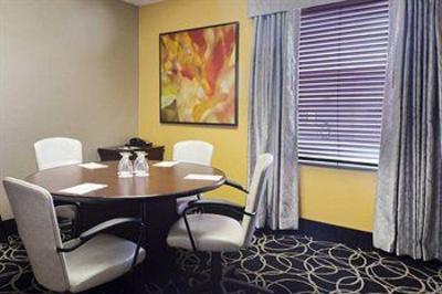 фото отеля Doubletree Club by Hilton Springdale