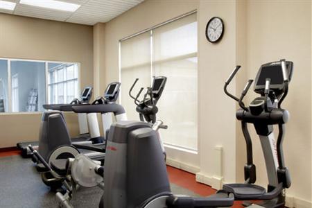 фото отеля Four Points by Sheraton Calgary Airport