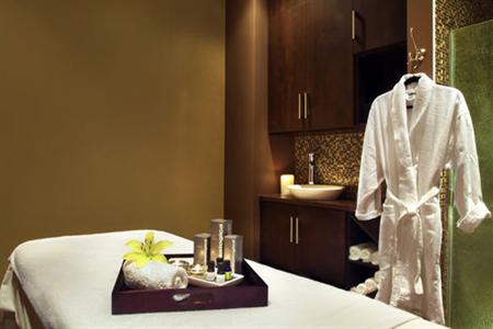 фото отеля Four Points by Sheraton Calgary Airport