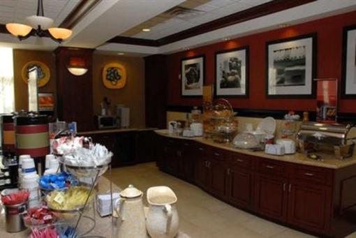 фото отеля Hampton Inn & Suites Staten Island