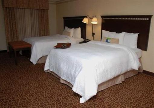 фото отеля Hampton Inn & Suites Staten Island
