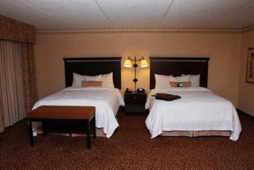 фото отеля Hampton Inn & Suites Staten Island