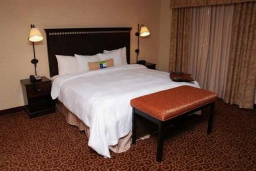фото отеля Hampton Inn & Suites Staten Island